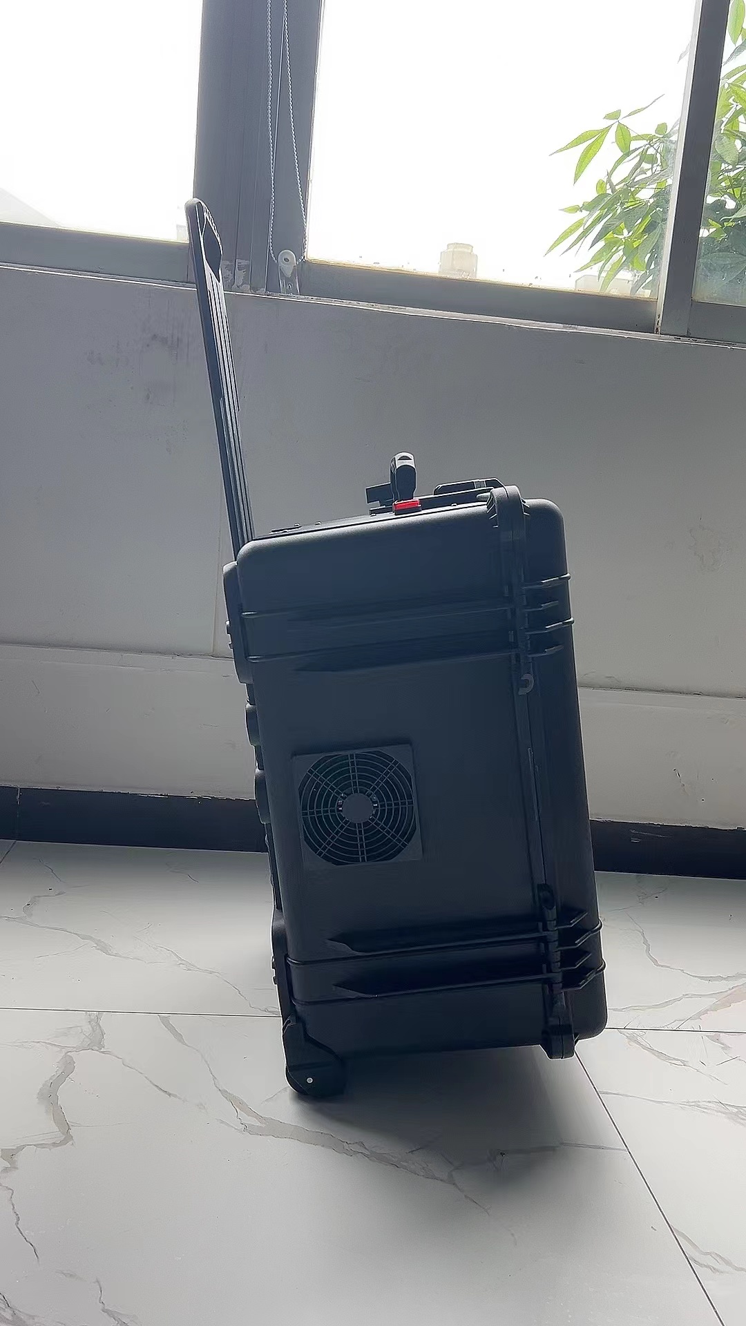 花山手拉箱型移动通信干扰器